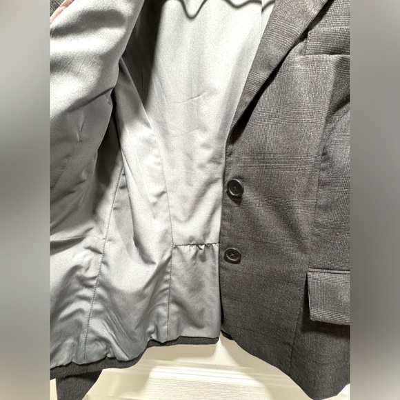 Like New - Banana Republic Dark Gray Glen Check Blazer - Size 6 Petite - Picture 8 of 8